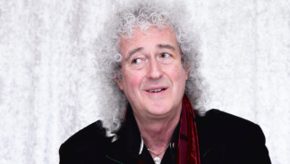 Brian May  incontra  il giovane Brian May