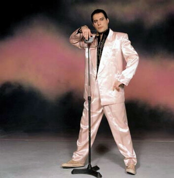 1987: i'm Freddie Mercury and this is my new recording..the great pretender